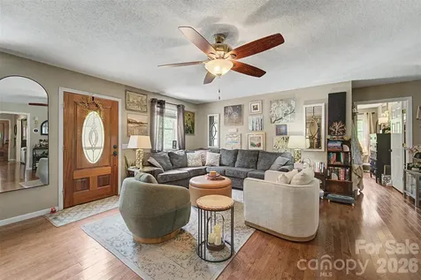 1364 Atoah Road Robbinsville NC 28771
