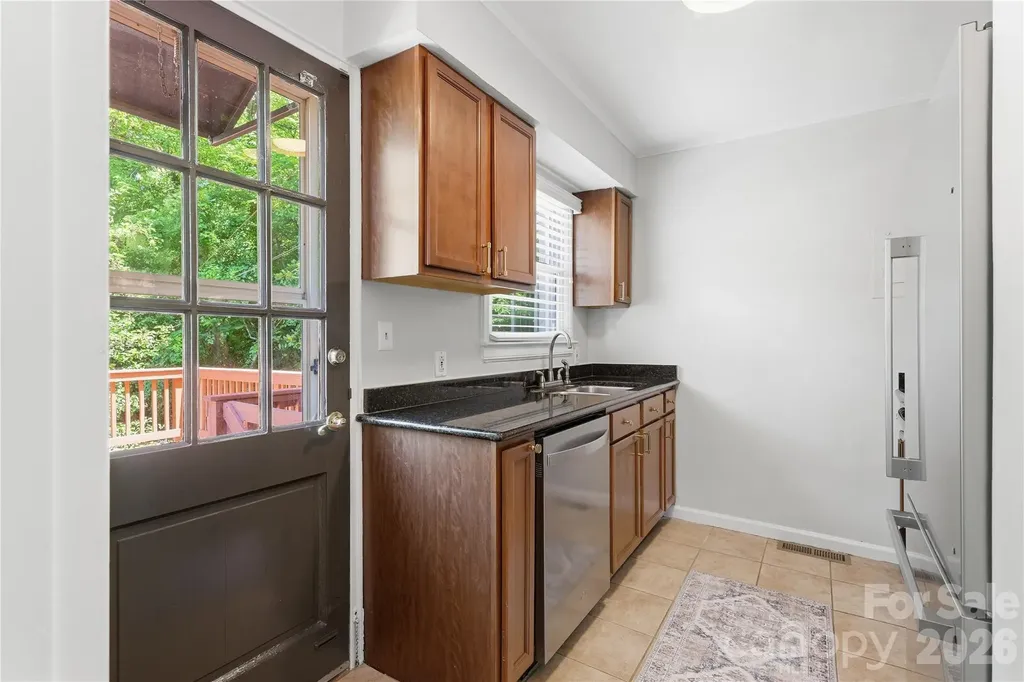 525 Wakefield Drive Charlotte NC 28209