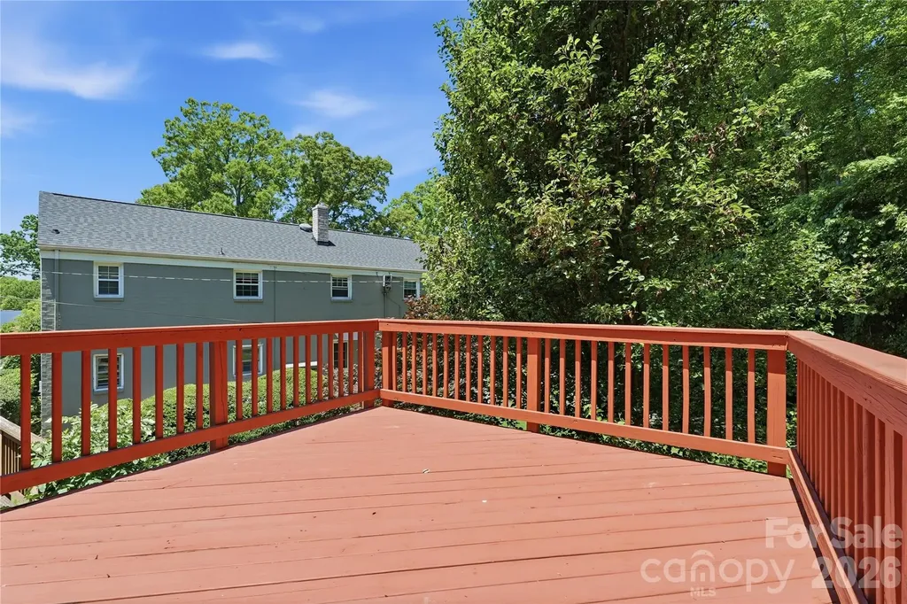 525 Wakefield Drive Charlotte NC 28209