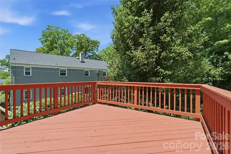 525 Wakefield Drive Charlotte NC 28209