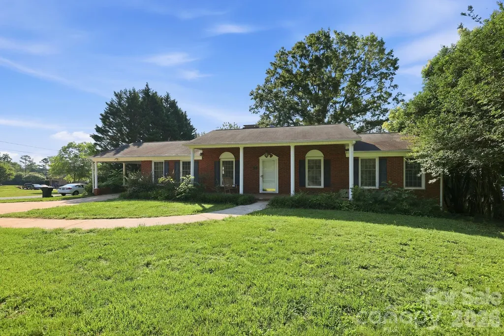 310 Roy Eaker Road Cherryville NC 28021