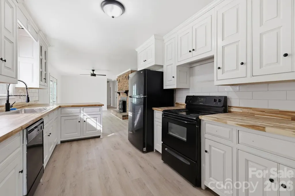 310 Roy Eaker Road Cherryville NC 28021