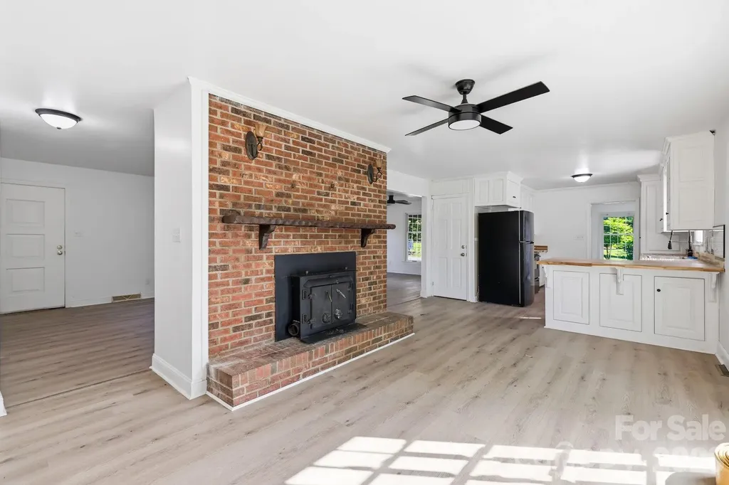 310 Roy Eaker Road Cherryville NC 28021