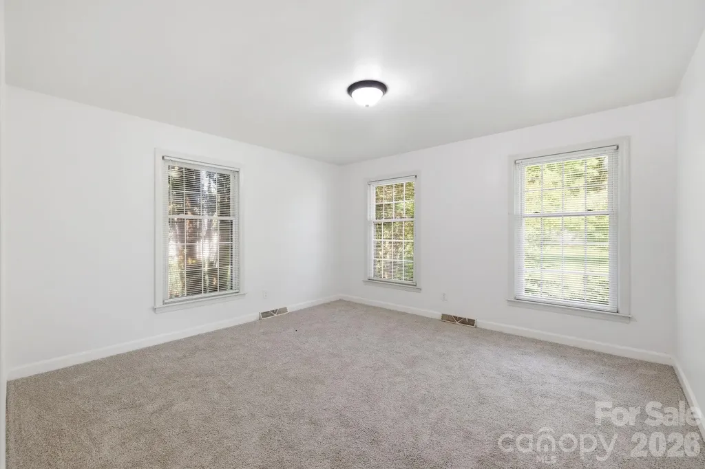 310 Roy Eaker Road Cherryville NC 28021
