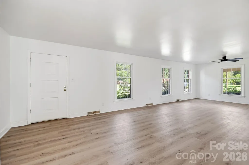 310 Roy Eaker Road Cherryville NC 28021