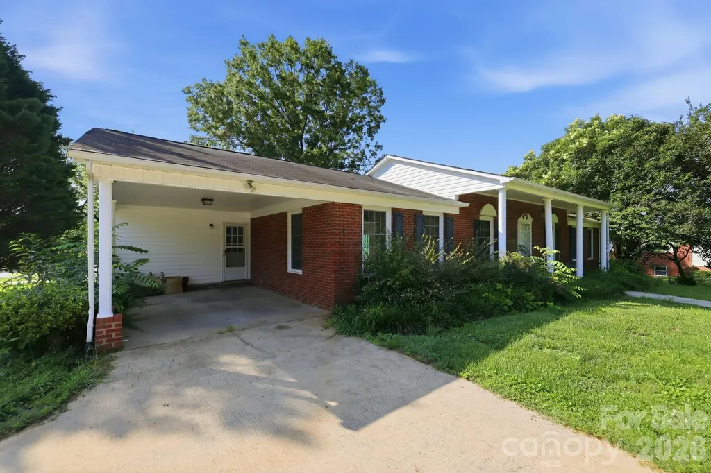 310 Roy Eaker Road Cherryville NC 28021