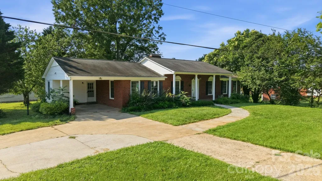 310 Roy Eaker Road Cherryville NC 28021