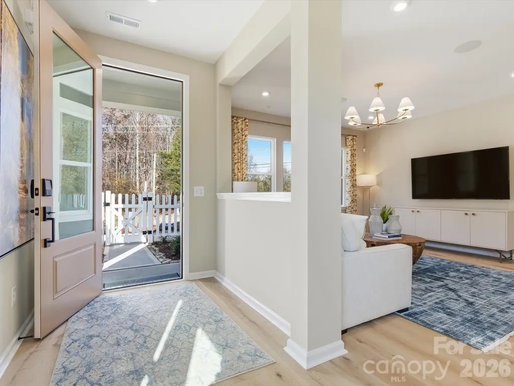 8414 Discovery Lane Charlotte NC 28216