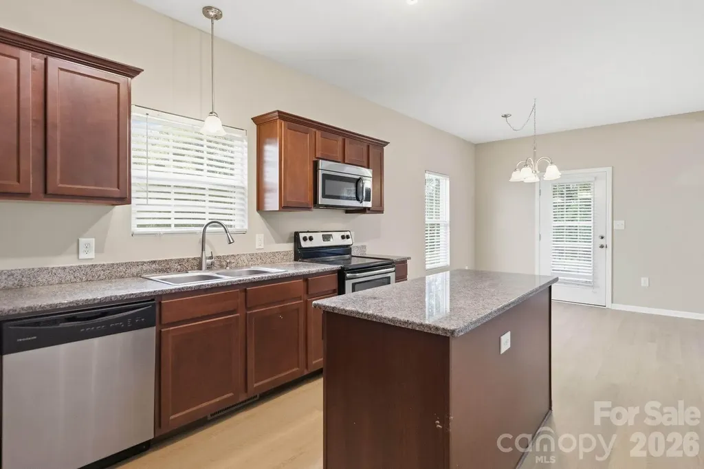 143 High Bluff Circle Mooresville NC 28115