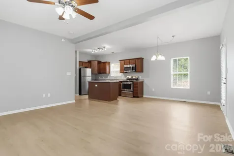 143 High Bluff Circle Mooresville NC 28115