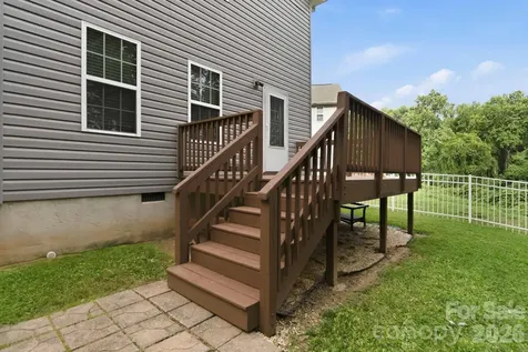 143 High Bluff Circle Mooresville NC 28115