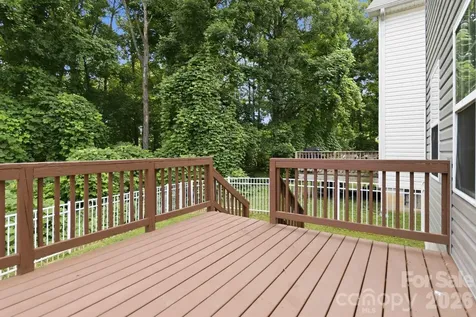143 High Bluff Circle Mooresville NC 28115