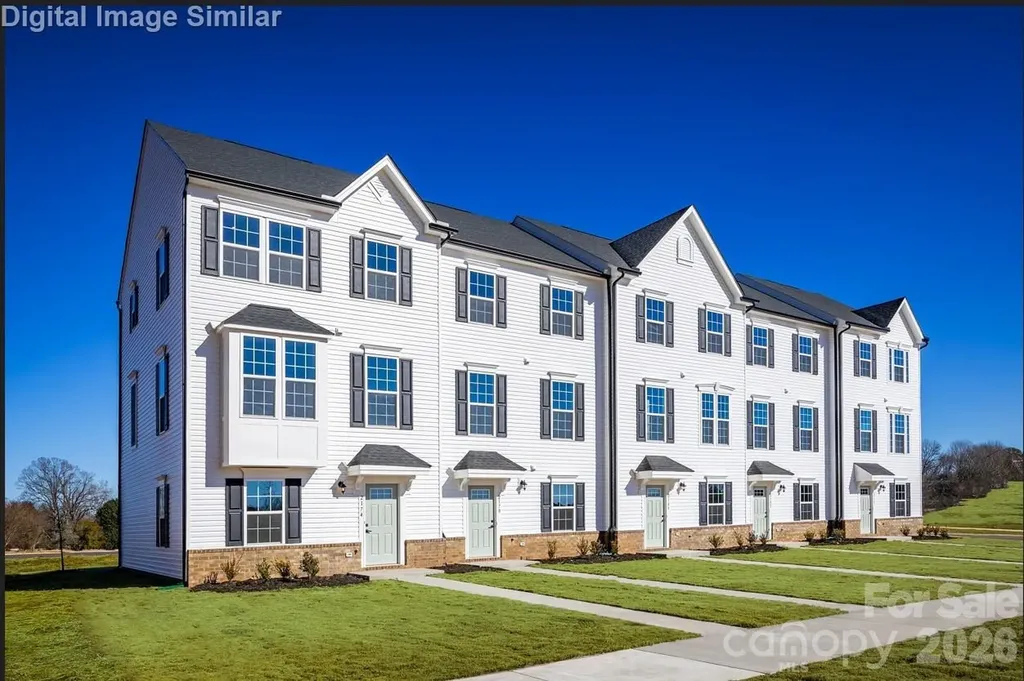 1818 Woodlands Pointe Drive Charlotte NC 28216