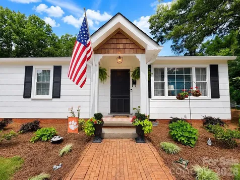 214 Oakwood Avenue York SC 29745