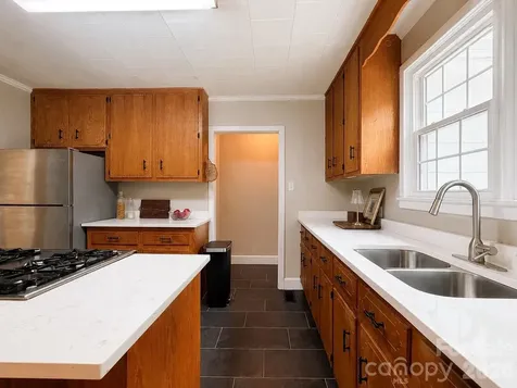 214 Oakwood Avenue York SC 29745