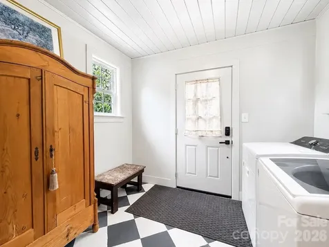 214 Oakwood Avenue York SC 29745