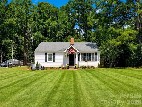 214 Oakwood Avenue York SC 29745