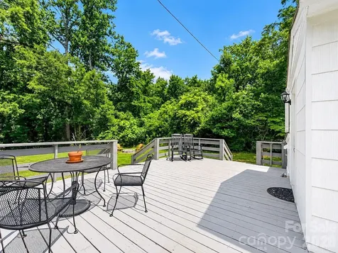 214 Oakwood Avenue York SC 29745
