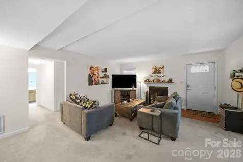 6049 Green Forest Drive Charlotte NC 28212
