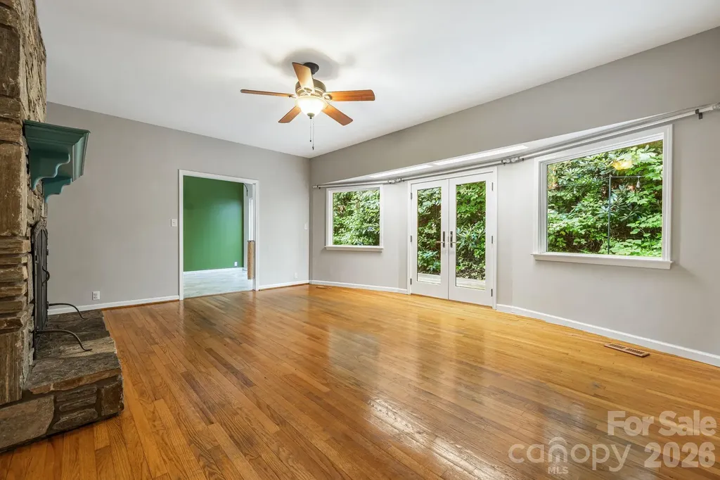 94 Paradise Cove Road Penrose NC 28766