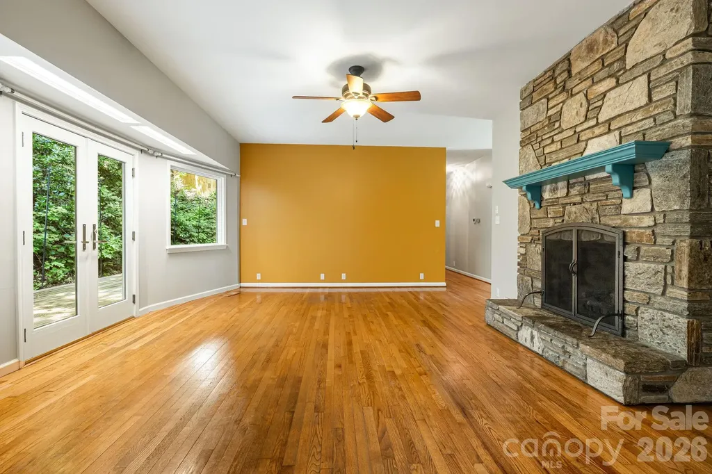 94 Paradise Cove Road Penrose NC 28766
