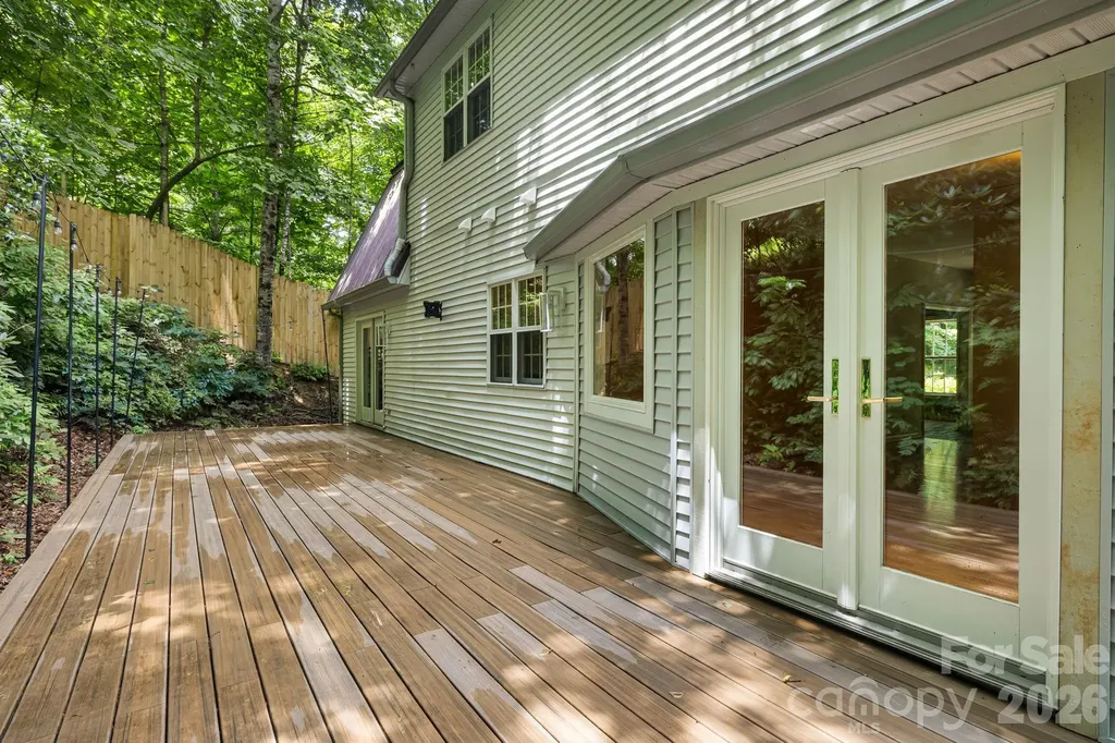 94 Paradise Cove Road Penrose NC 28766