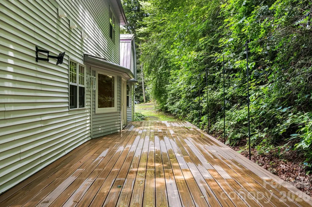 94 Paradise Cove Road Penrose NC 28766