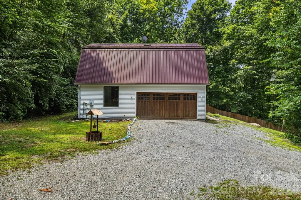 94 Paradise Cove Road Penrose NC 28766