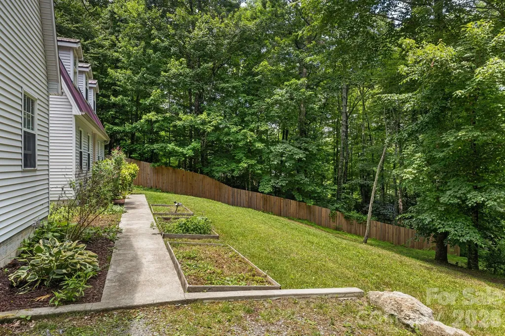 94 Paradise Cove Road Penrose NC 28766