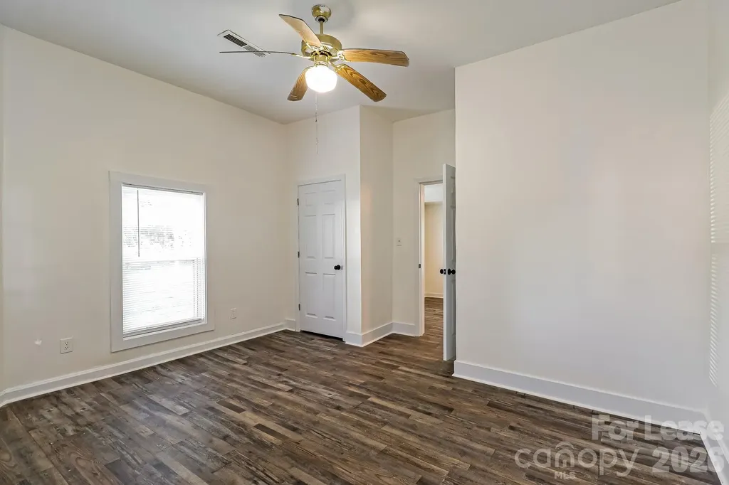 709 S Davis Avenue Newton NC 28658