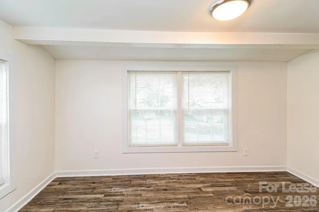 709 S Davis Avenue Newton NC 28658