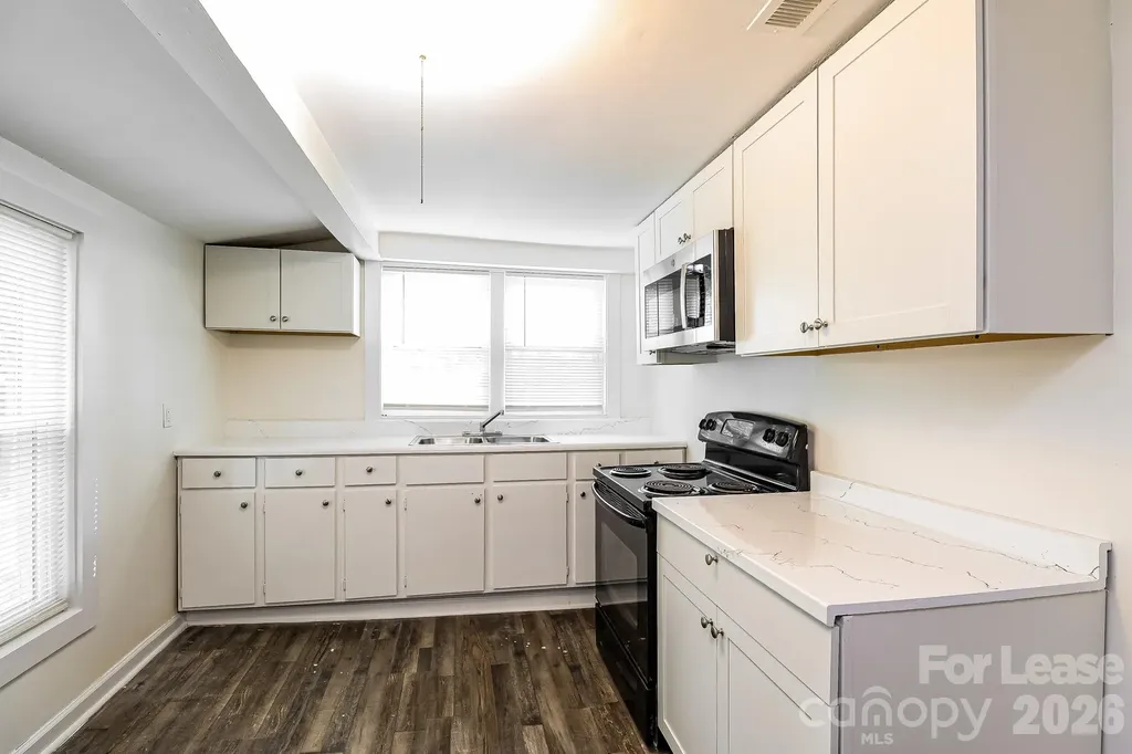 709 S Davis Avenue Newton NC 28658
