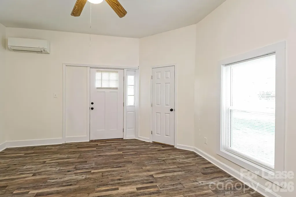 709 S Davis Avenue Newton NC 28658