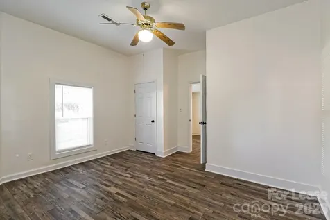 709 S Davis Avenue Newton NC 28658