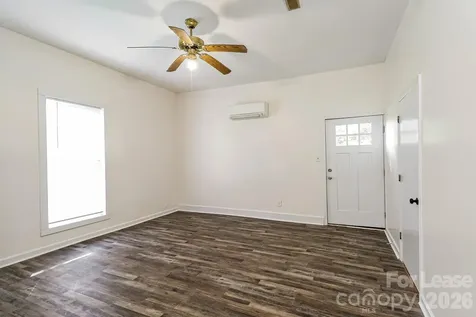 709 S Davis Avenue Newton NC 28658