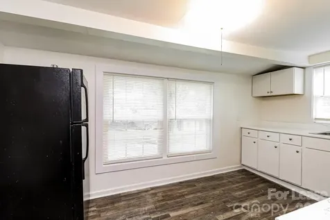 709 S Davis Avenue Newton NC 28658