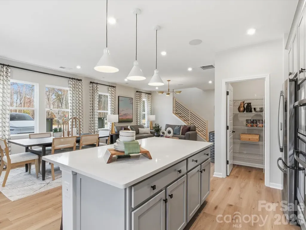 7129 Archimedes Lane Charlotte NC 28216
