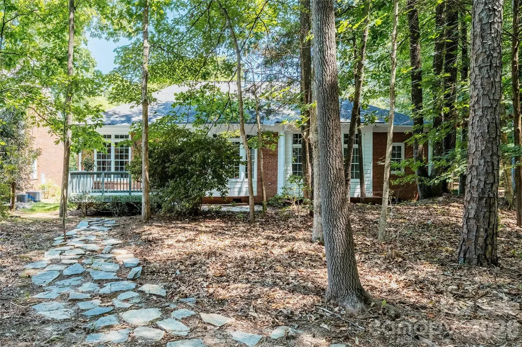 9425 Briarwick Lane Charlotte NC 28277