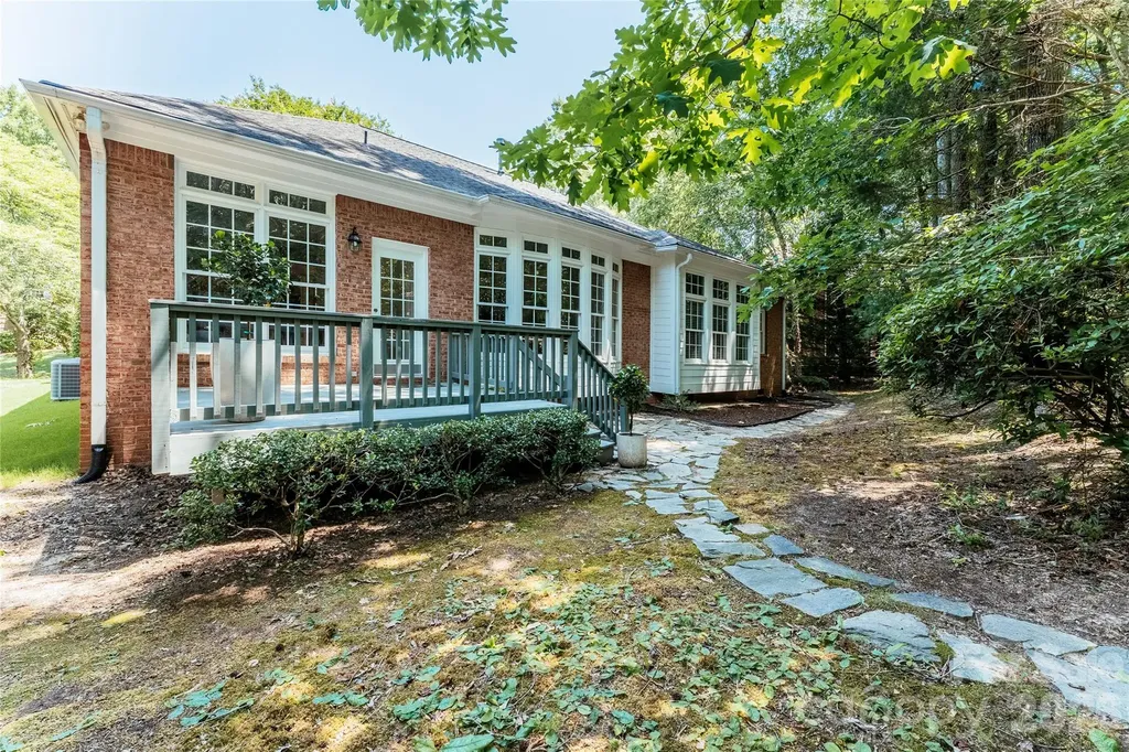 9425 Briarwick Lane Charlotte NC 28277