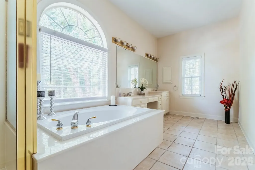 9425 Briarwick Lane Charlotte NC 28277