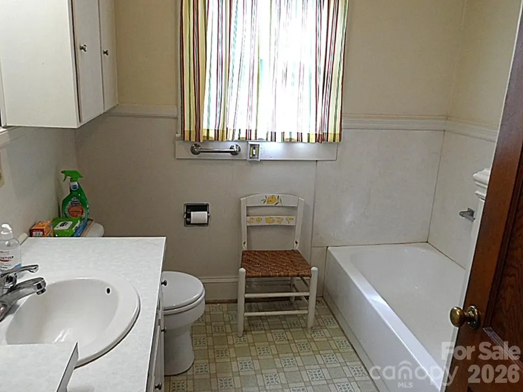 107 W Concord Street Morganton NC 28655