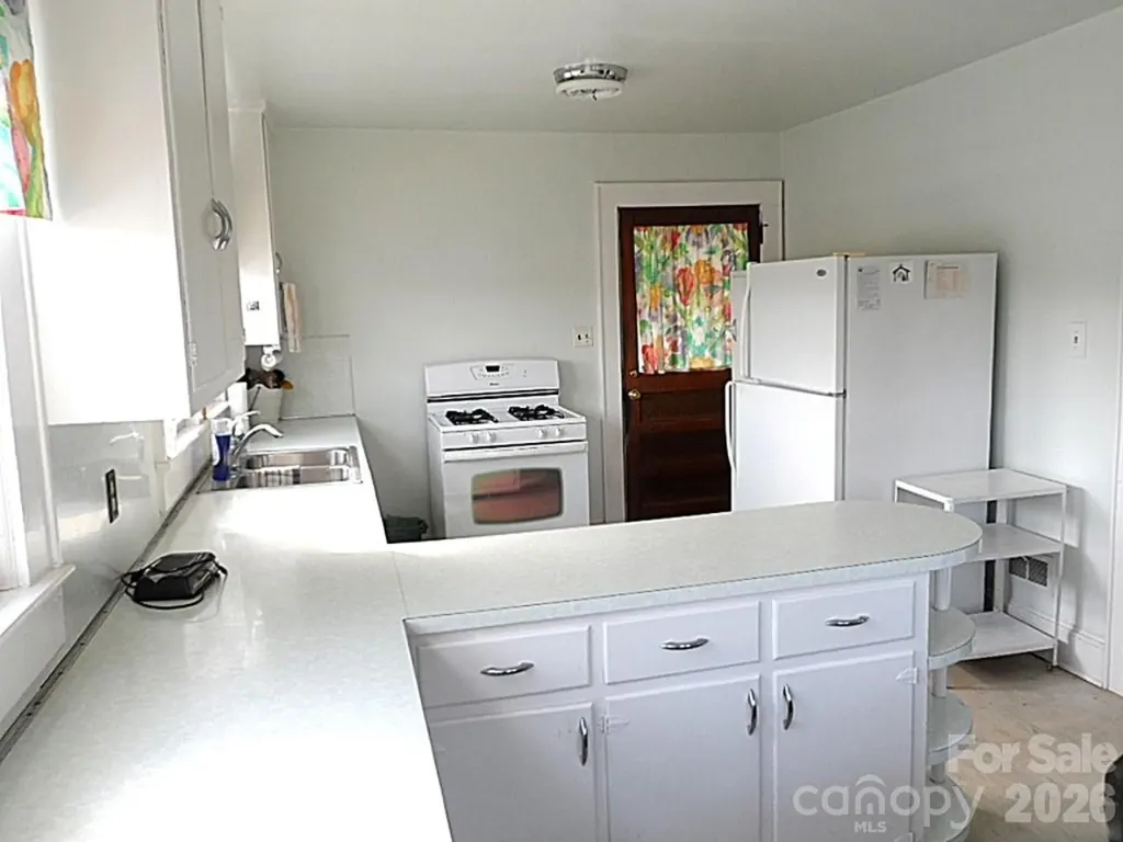 107 W Concord Street Morganton NC 28655