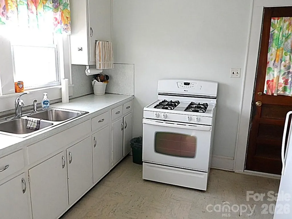 107 W Concord Street Morganton NC 28655