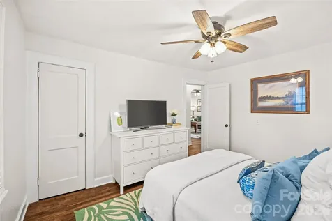 3225 Commonwealth Avenue Charlotte NC 28205