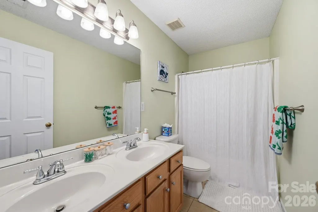 8918 Magennis Grove Court Charlotte NC 28216