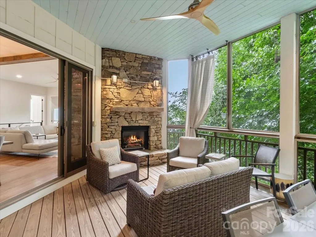 530 Andrew Banks Road Burnsville NC 28714