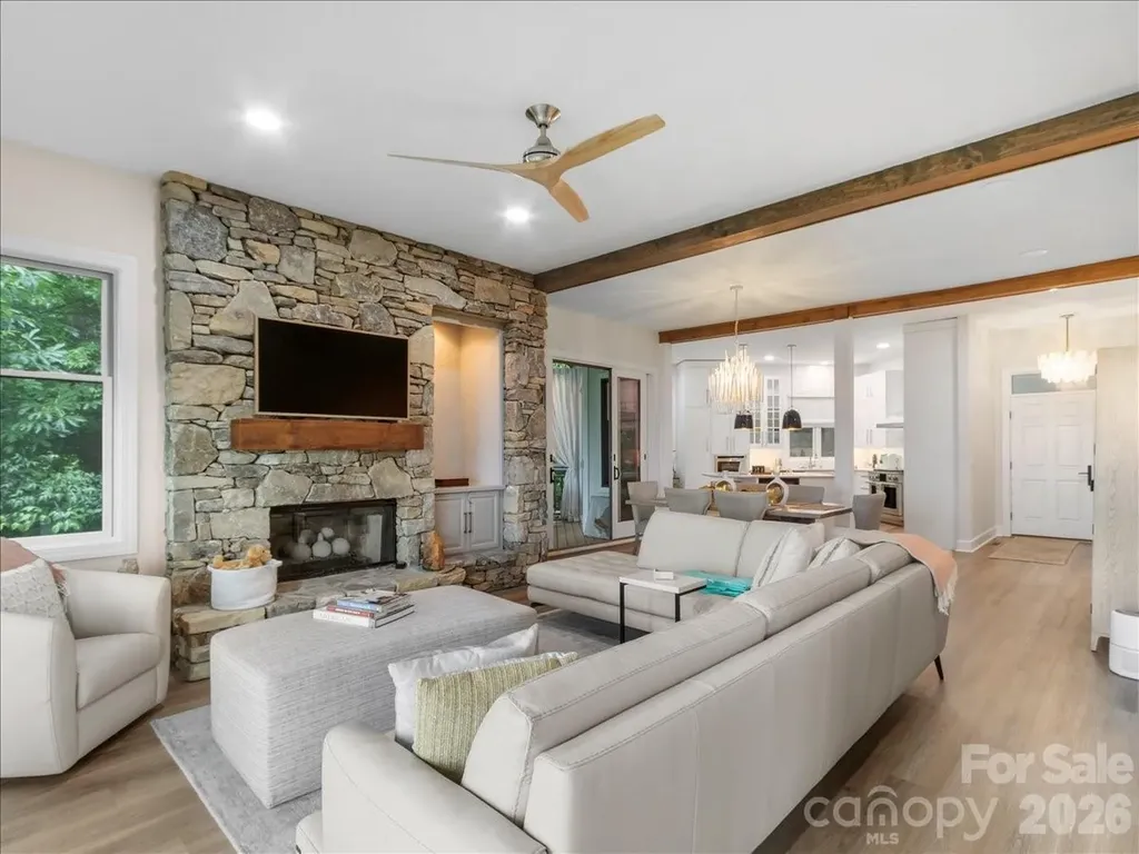 530 Andrew Banks Road Burnsville NC 28714
