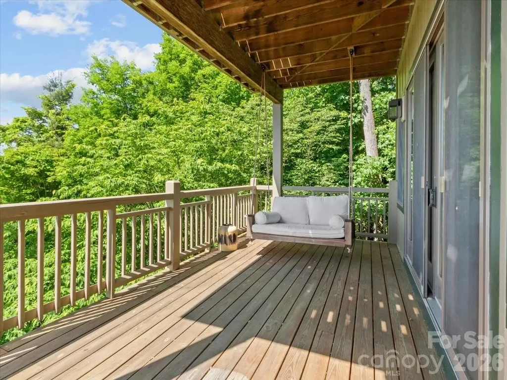 530 Andrew Banks Road Burnsville NC 28714
