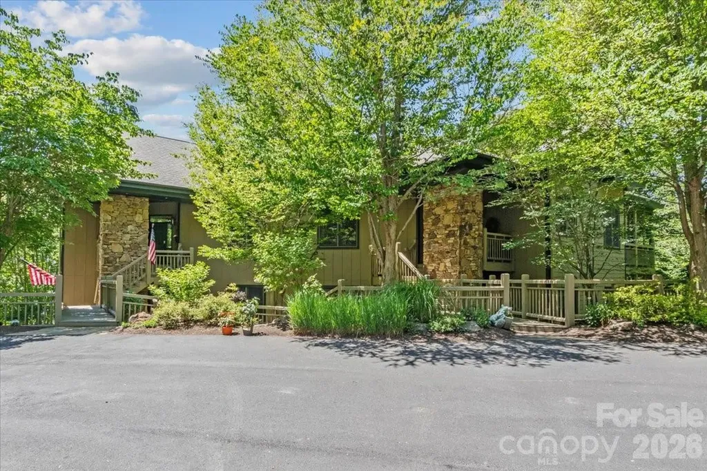 530 Andrew Banks Road Burnsville NC 28714
