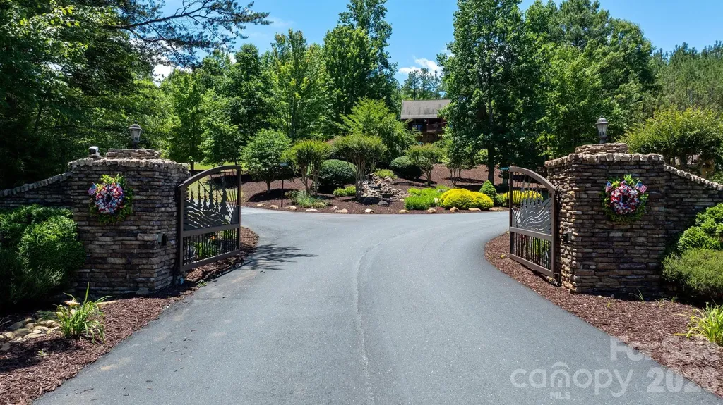 108 Mountain Brook Trail Nebo NC 28761